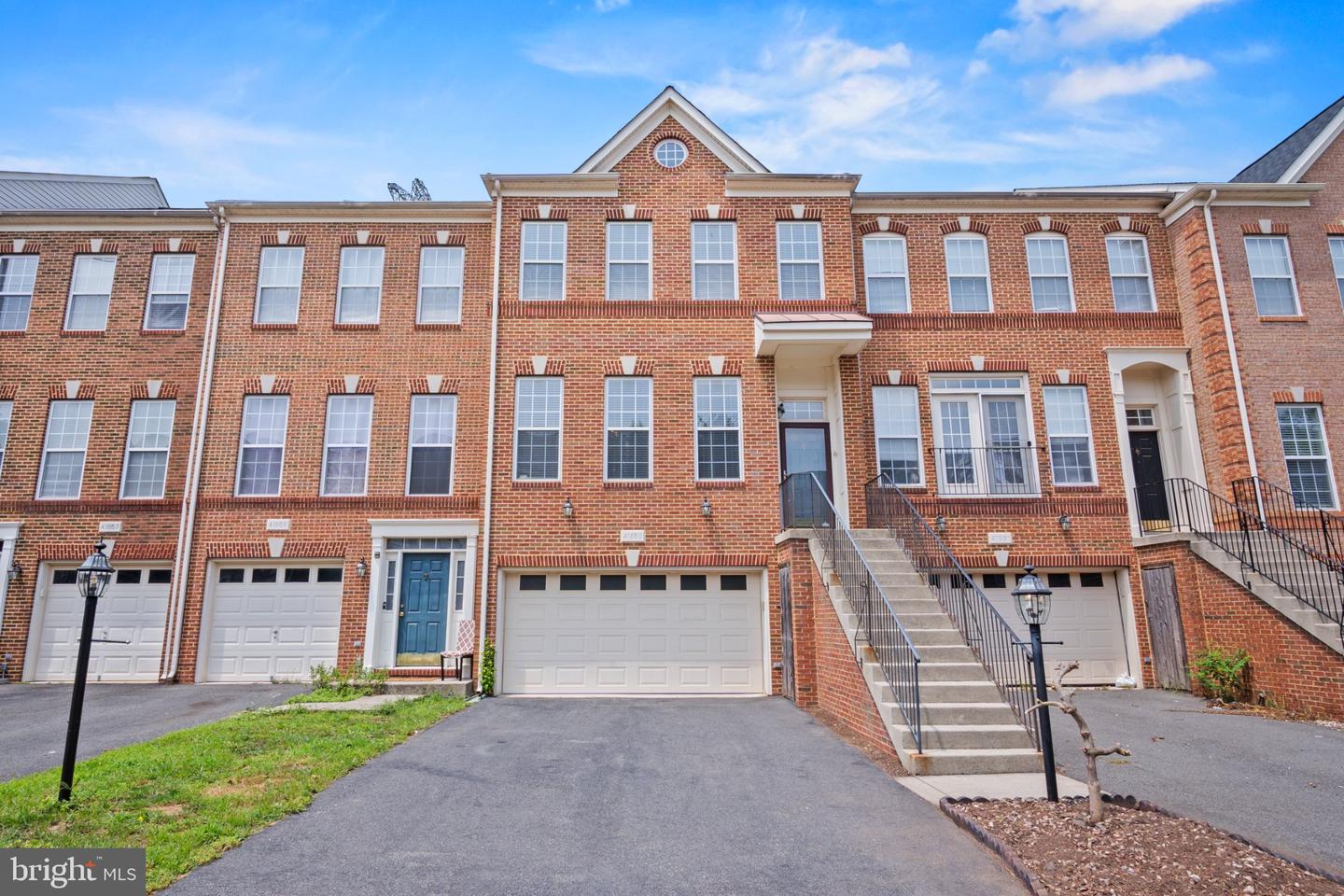 41853 CINNABAR SQ Property Photo 1