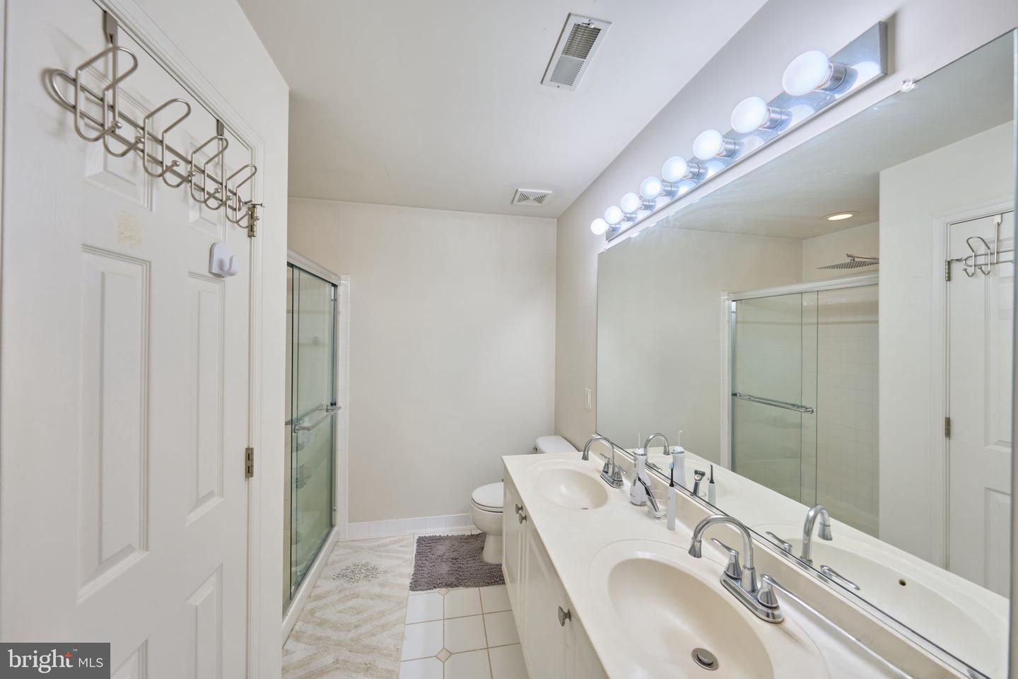 21095 Mossy Glen Ter Property Photo 5