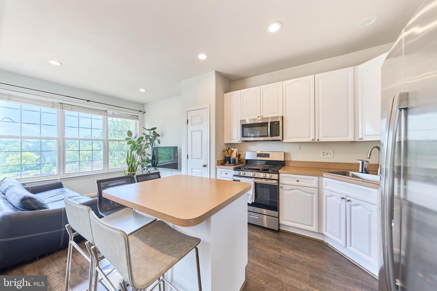 21095 Mossy Glen Ter Property Photo 11