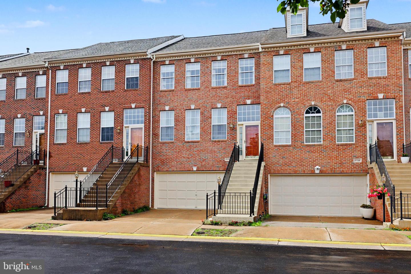 21122 Angela Sq Property Photo 1