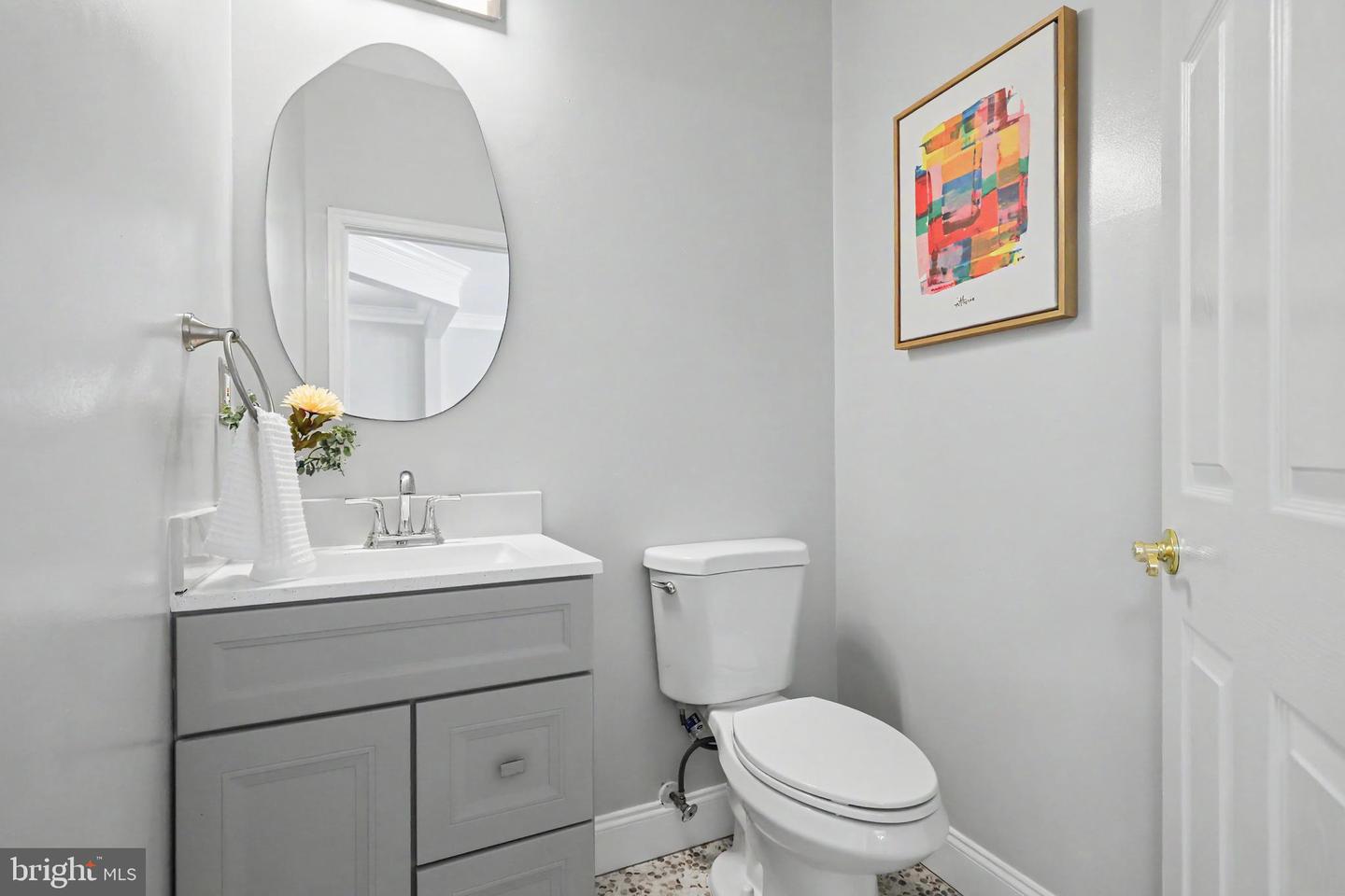 21122 Angela Sq Property Photo 7