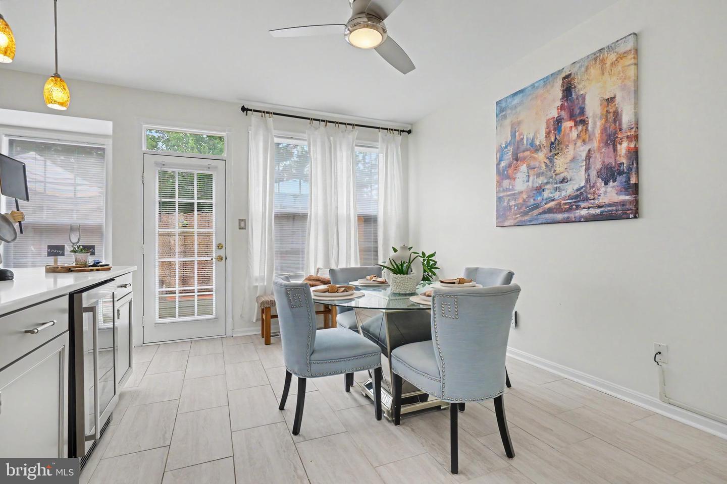 21122 Angela Sq Property Photo 9