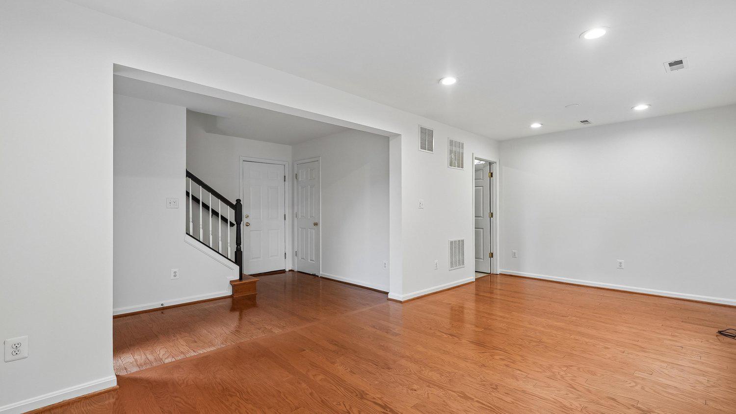 47761 Scotsborough Sq Property Photo 5
