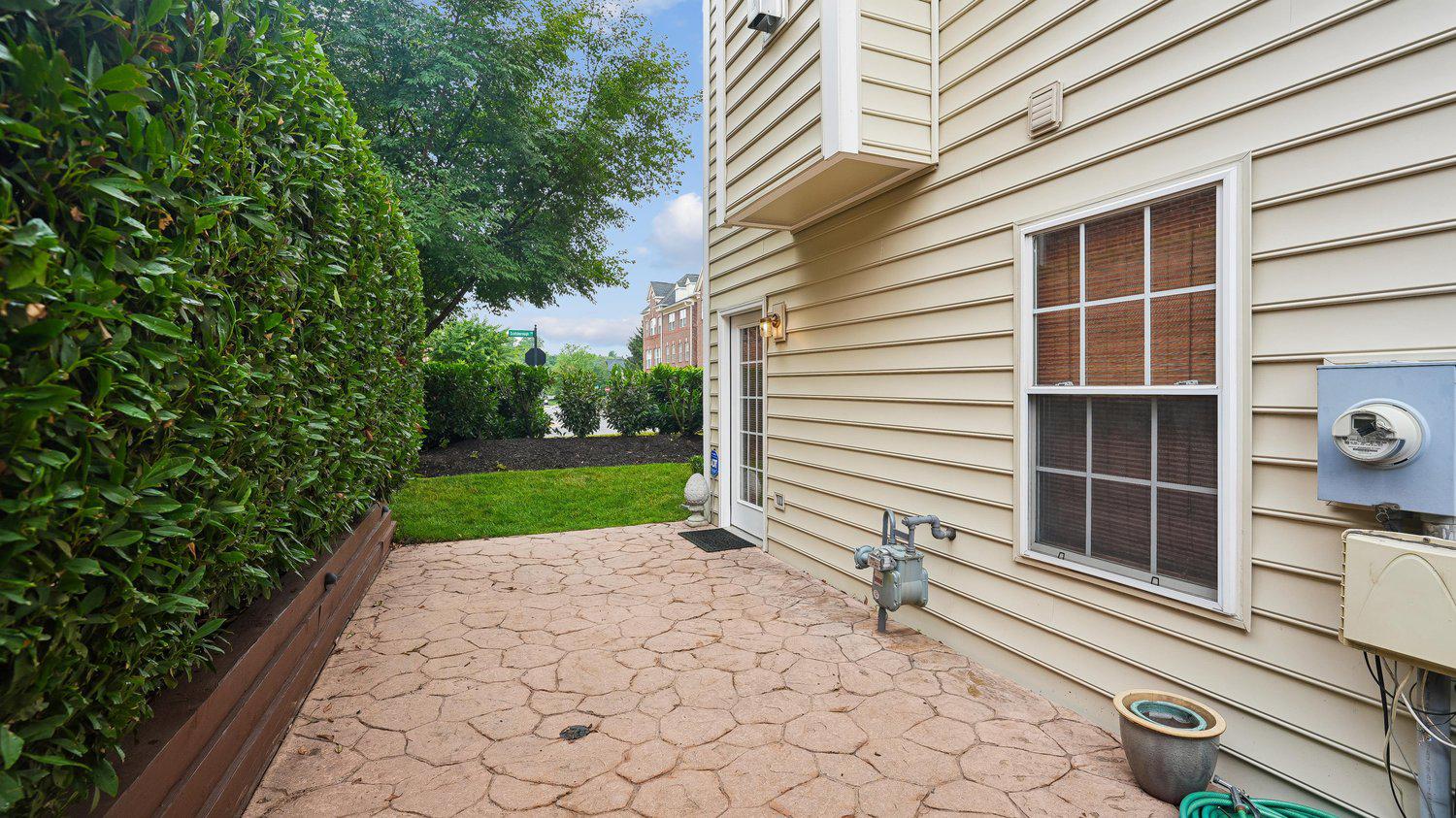 47761 Scotsborough Sq Property Photo 7