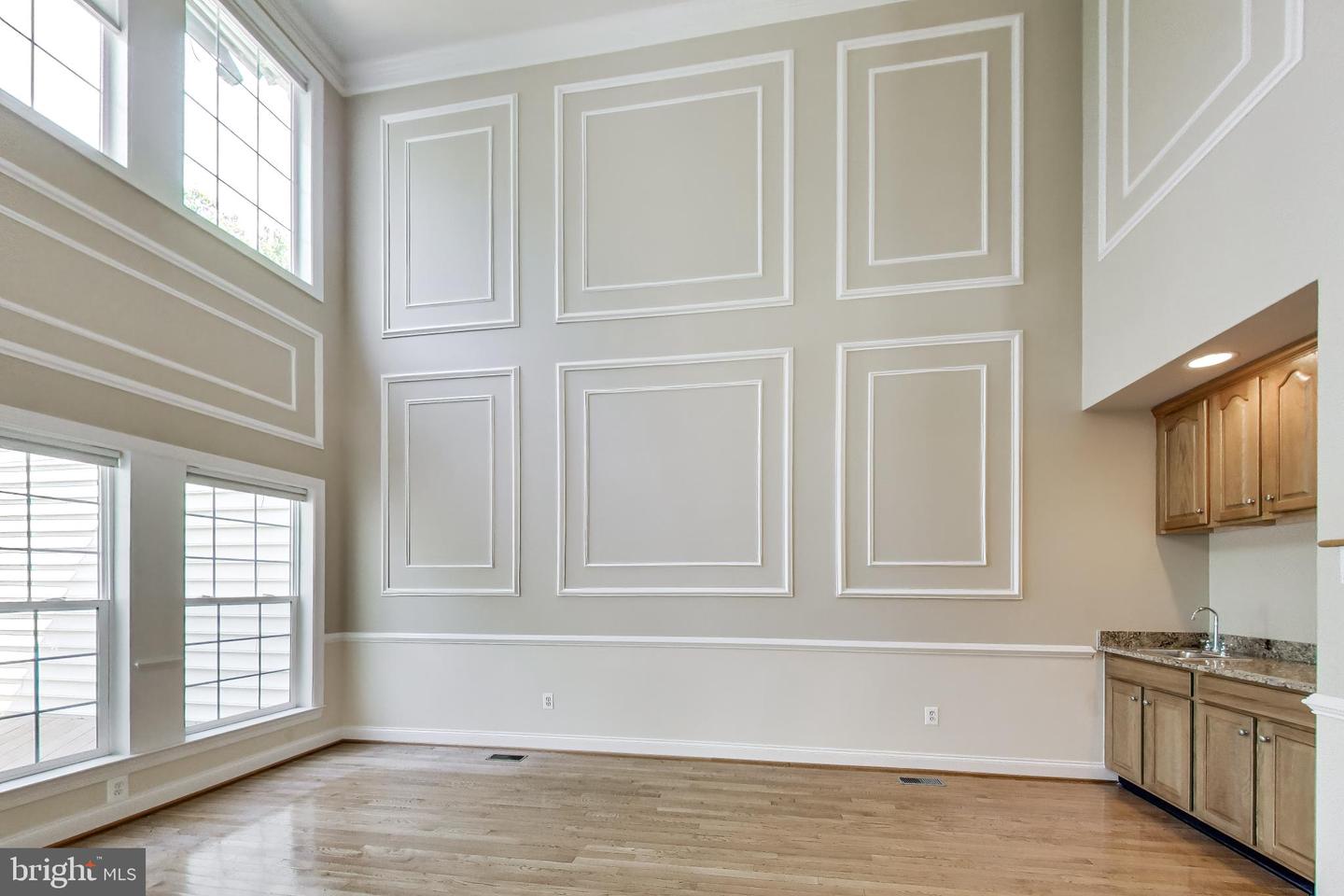 20090 Valhalla Sq Property Photo 10
