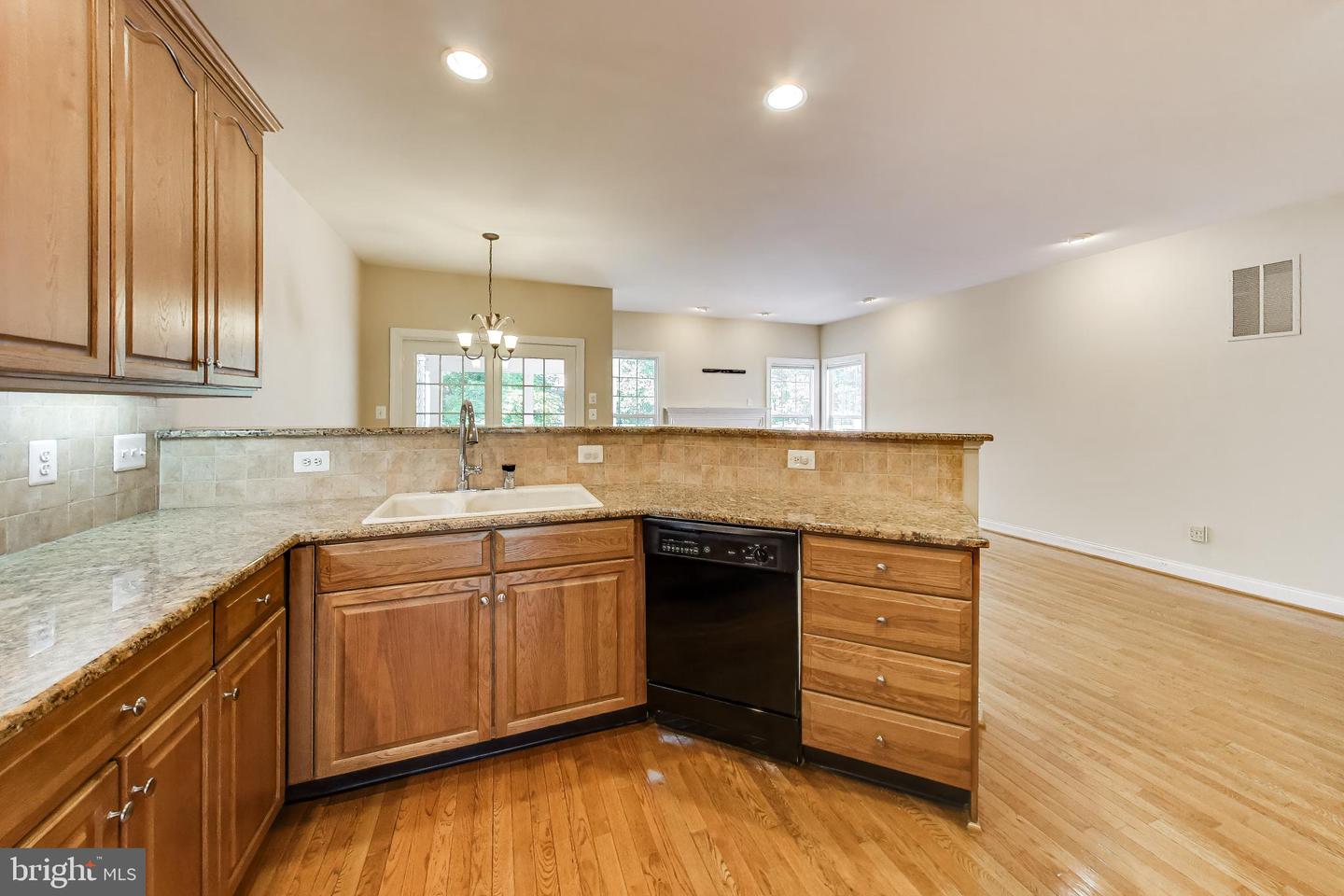 20090 Valhalla Sq Property Photo 18