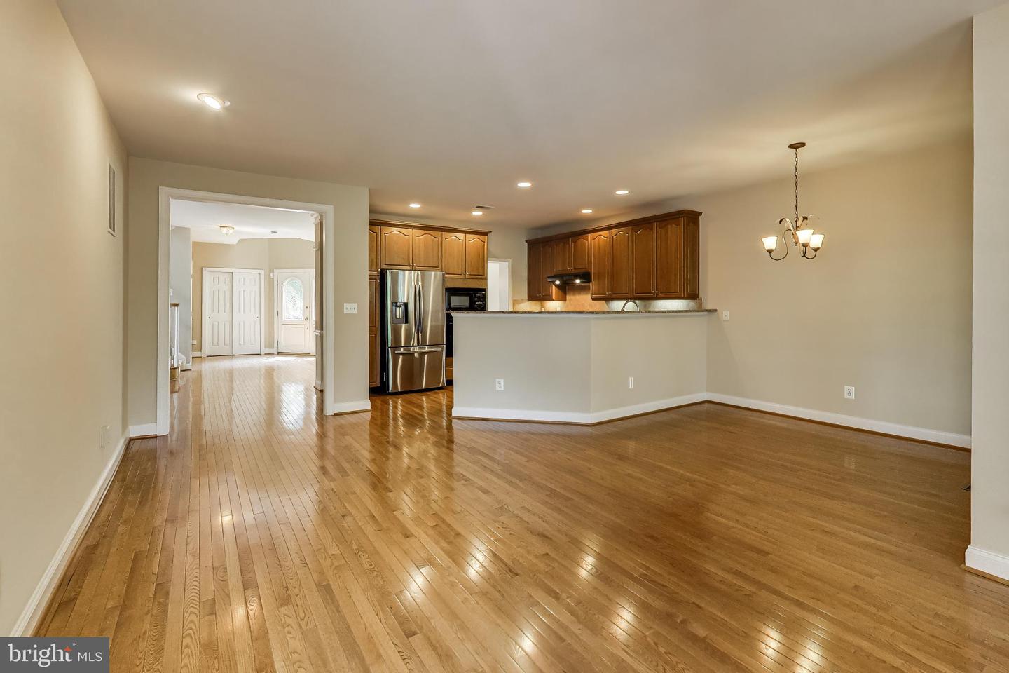 20090 Valhalla Sq Property Photo 26