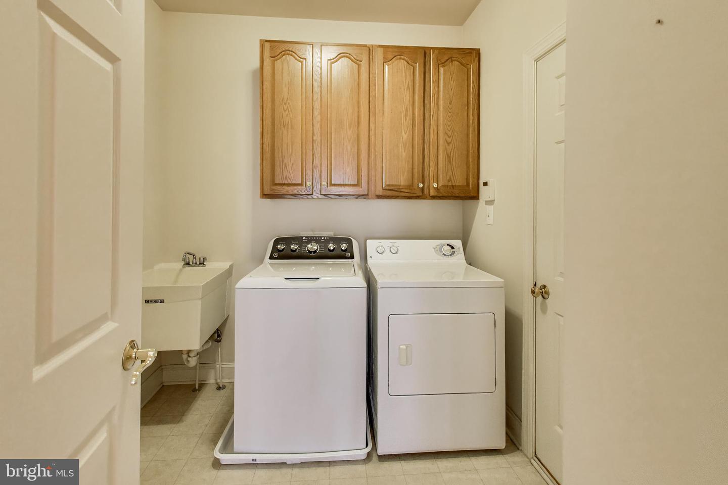 20090 Valhalla Sq Property Photo 28