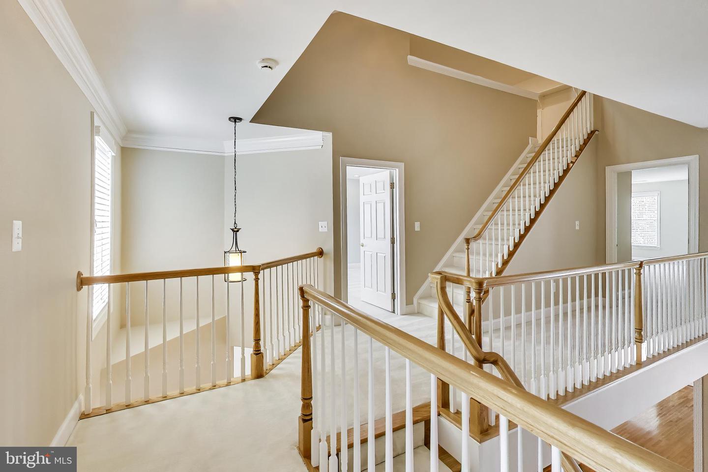 20090 Valhalla Sq Property Photo 31