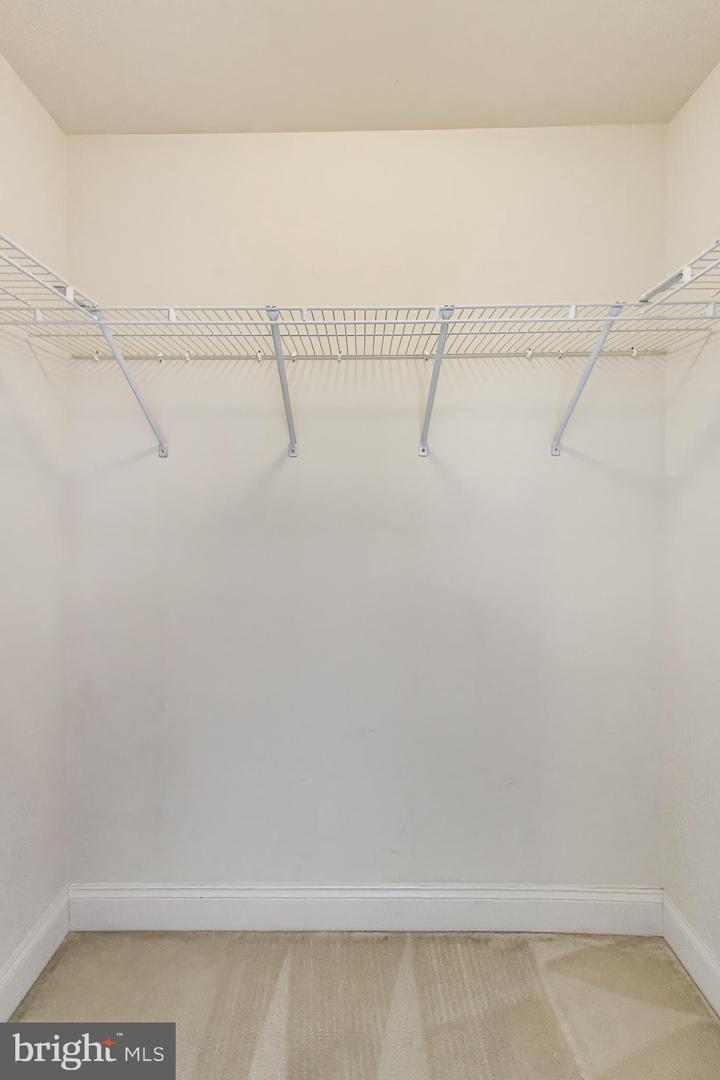 20090 Valhalla Sq Property Photo 45