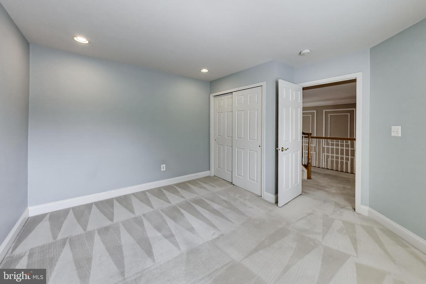 20090 Valhalla Sq Property Photo 52