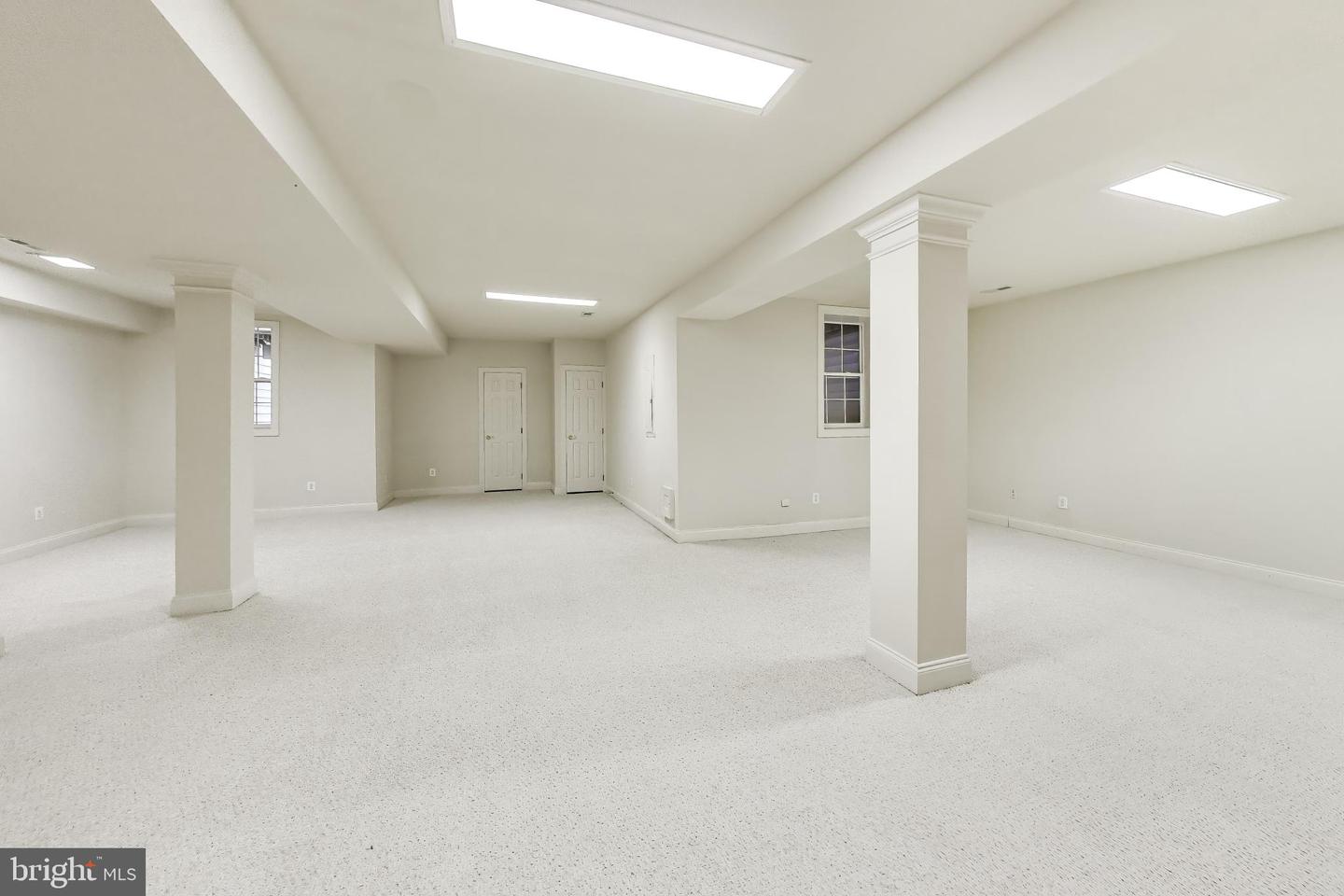 20090 Valhalla Sq Property Photo 59