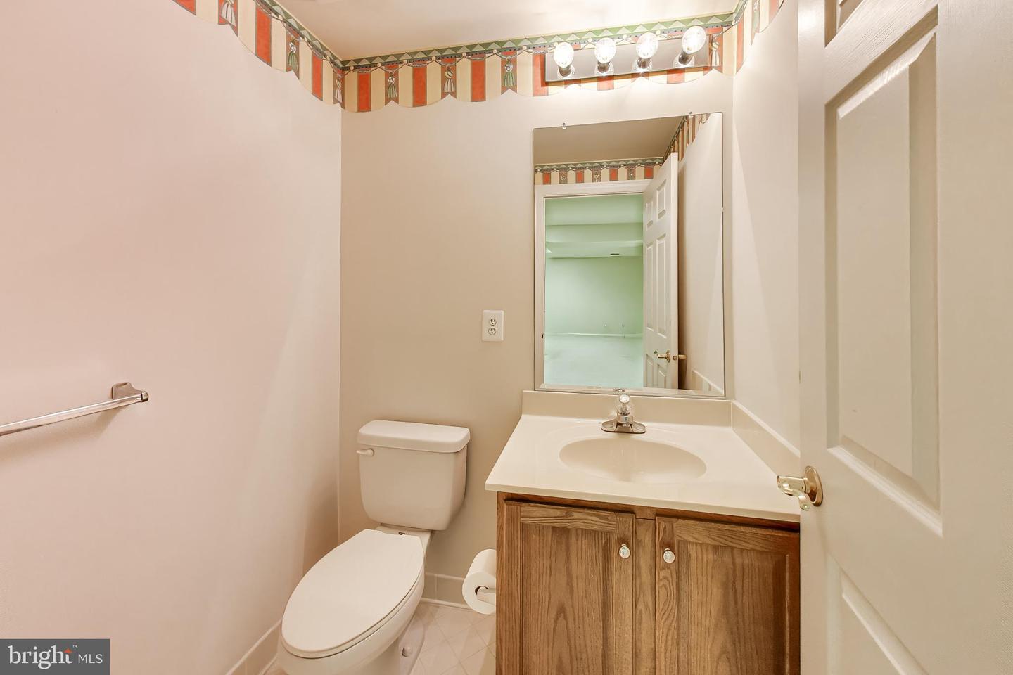 20090 Valhalla Sq Property Photo 62