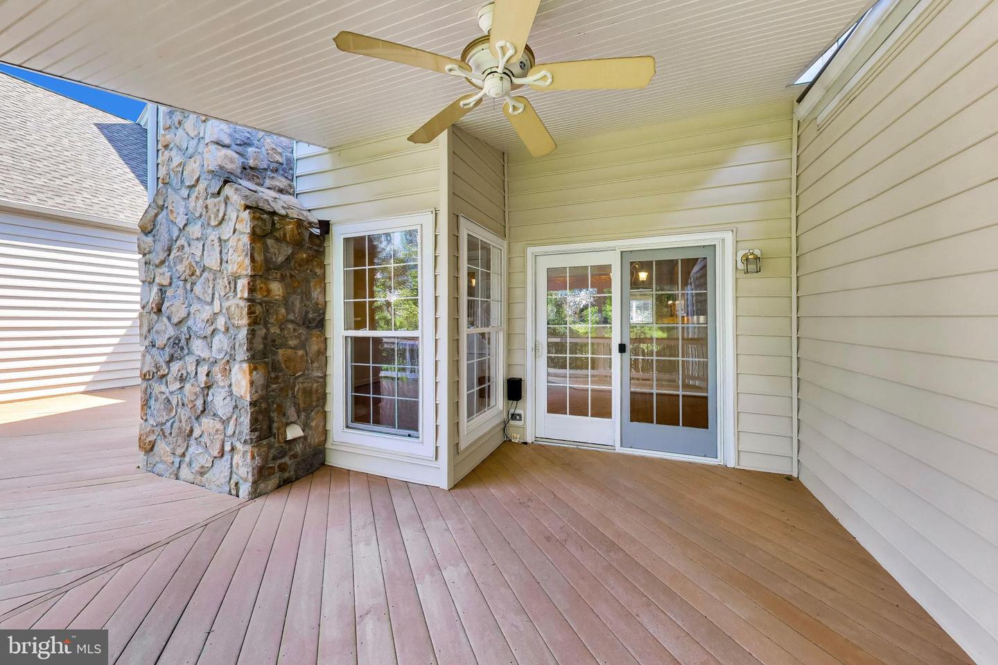 20090 Valhalla Sq Property Photo 68