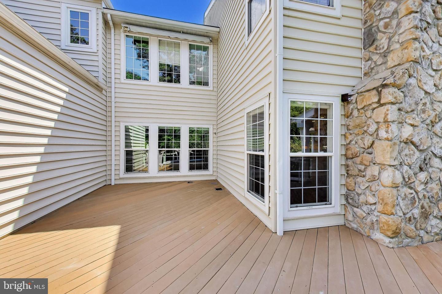 20090 Valhalla Sq Property Photo 72