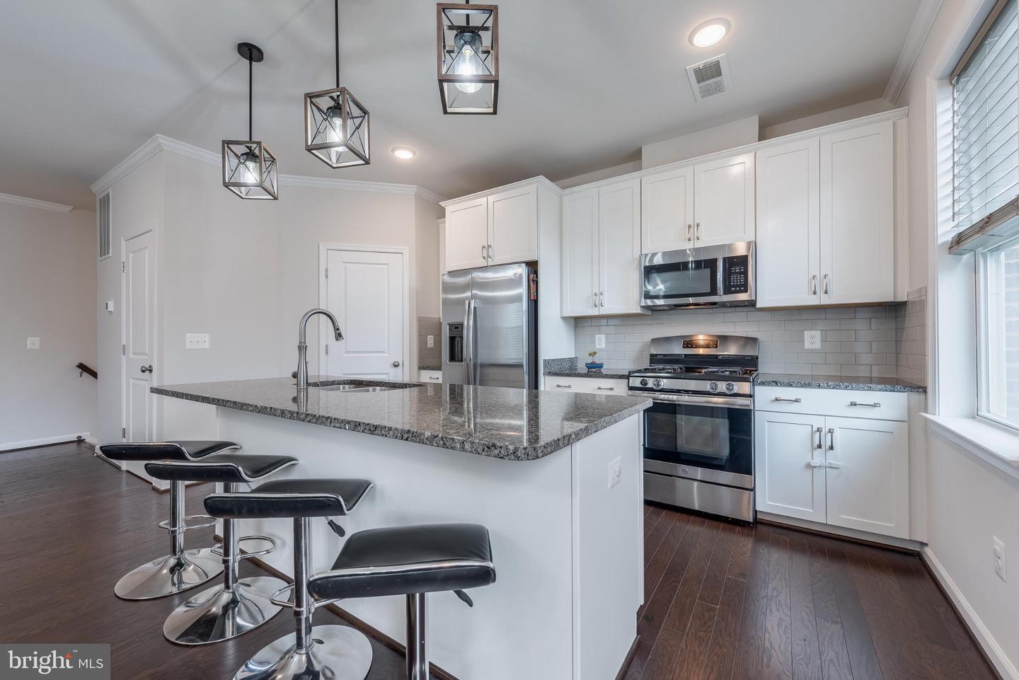 24592 Rosebay Ter Property Photo 8
