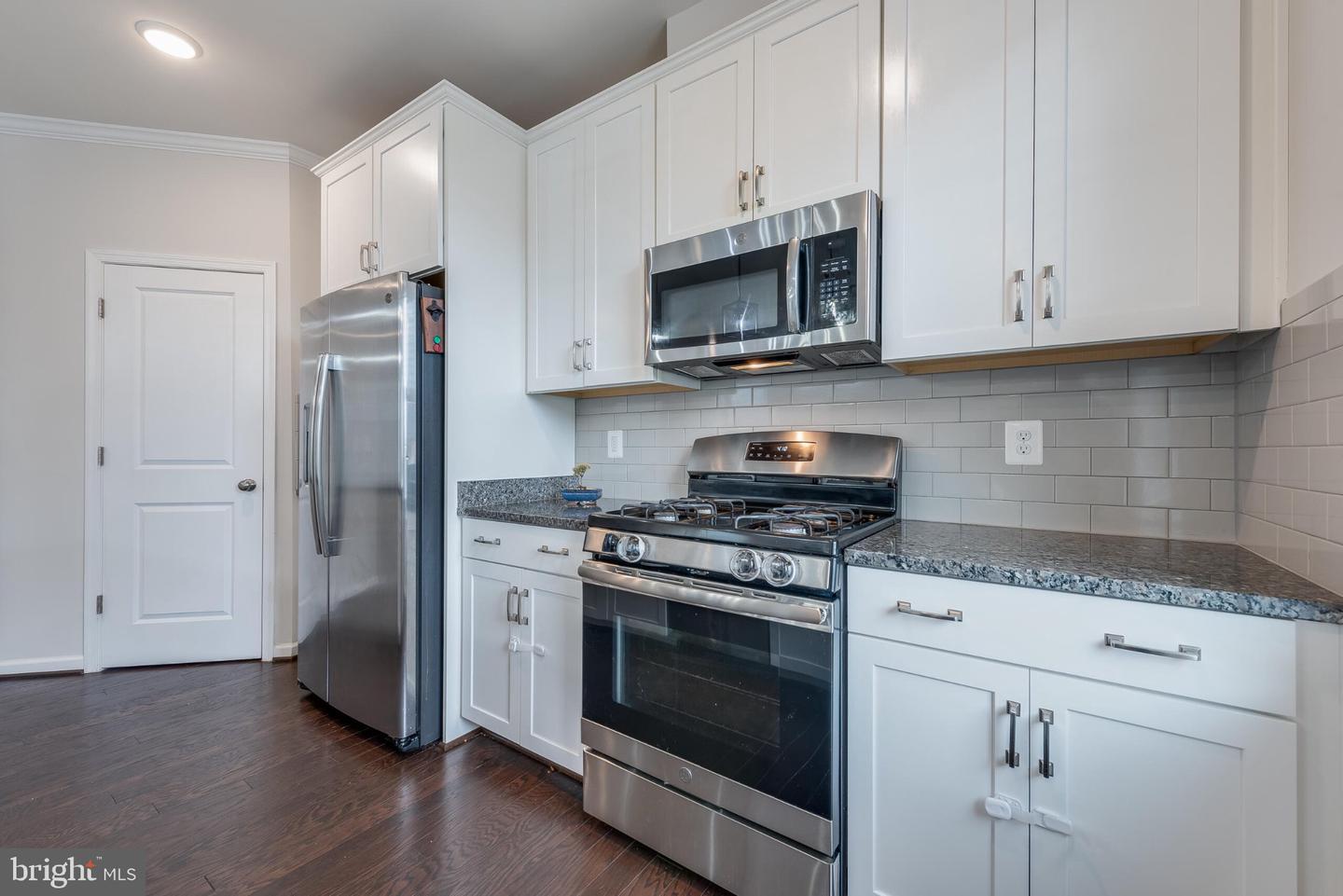 24592 Rosebay Ter Property Photo 9