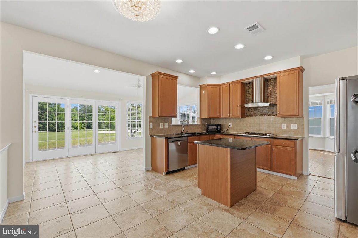 20242 Hidden Creek Ct Property Photo 17