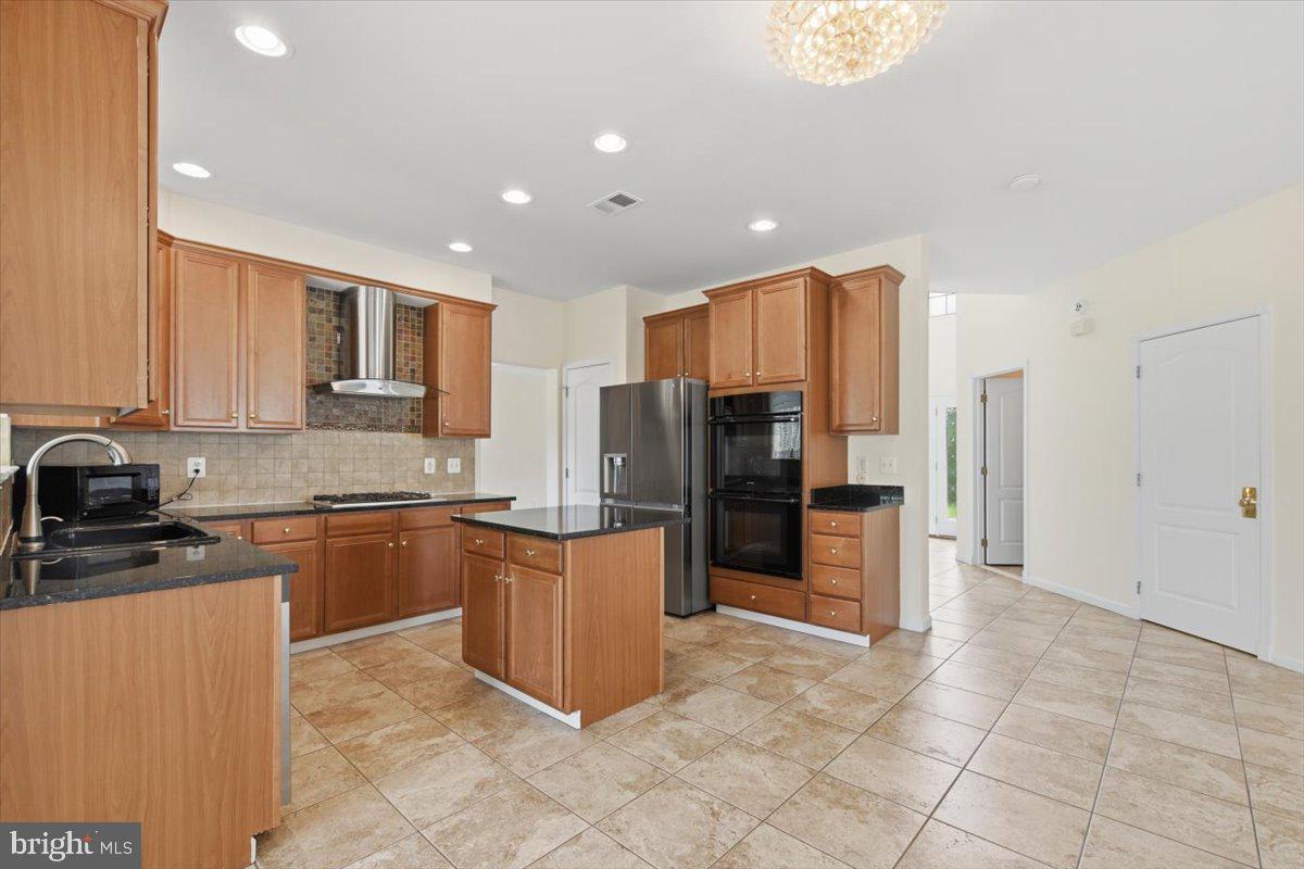 20242 Hidden Creek Ct Property Photo 18