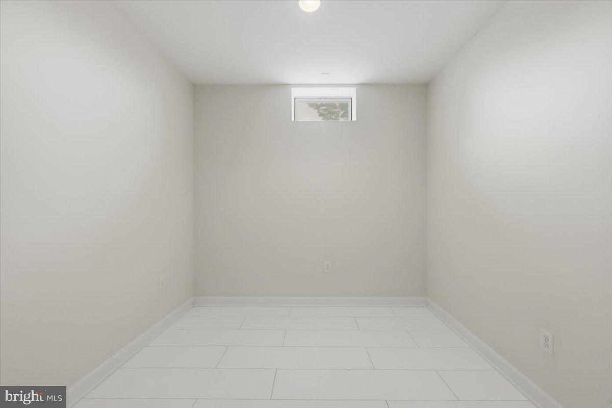 20242 Hidden Creek Ct Property Photo 29