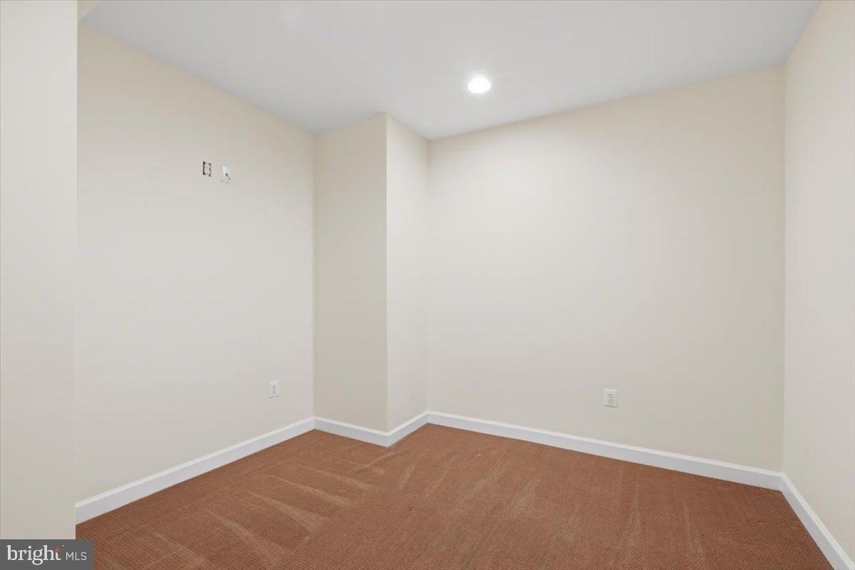 20242 Hidden Creek Ct Property Photo 30
