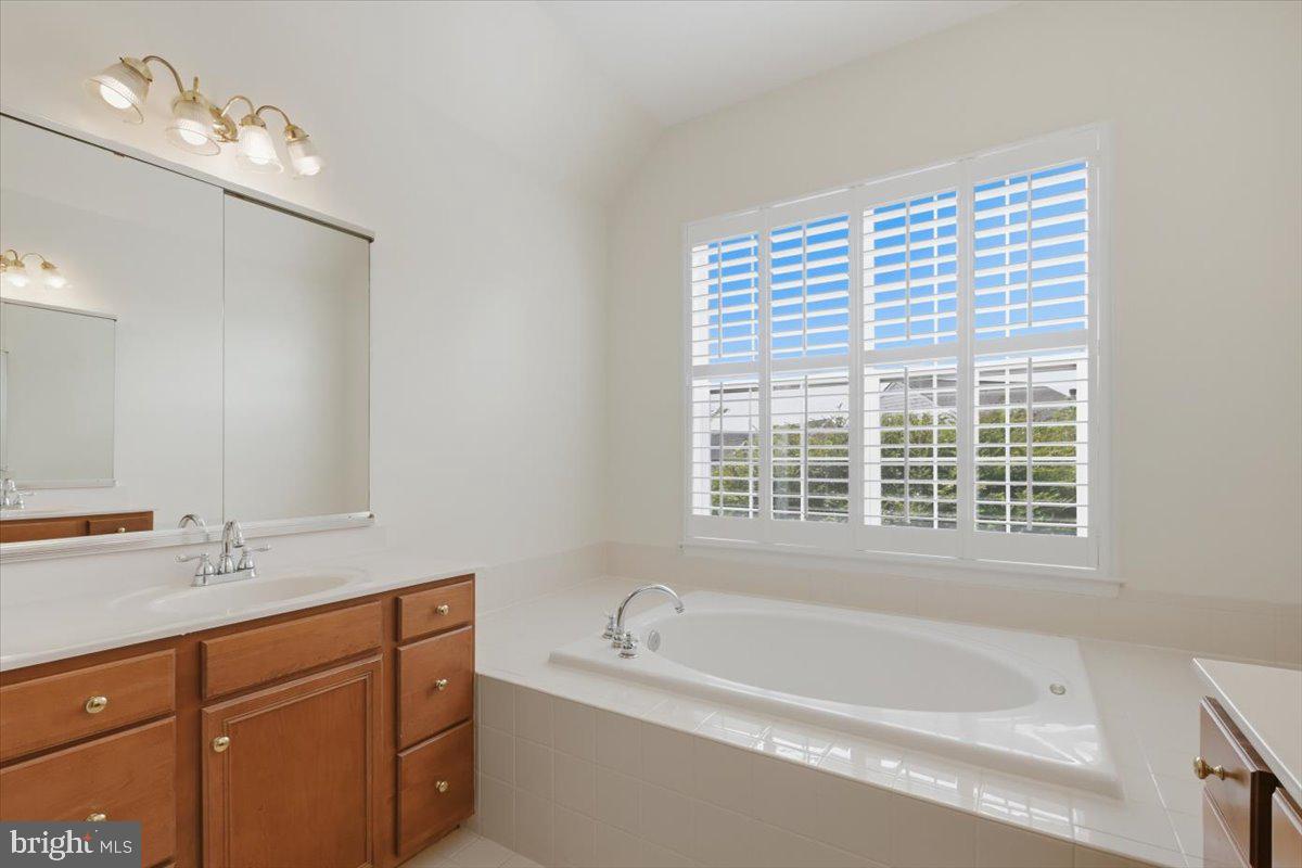 20242 Hidden Creek Ct Property Photo 49