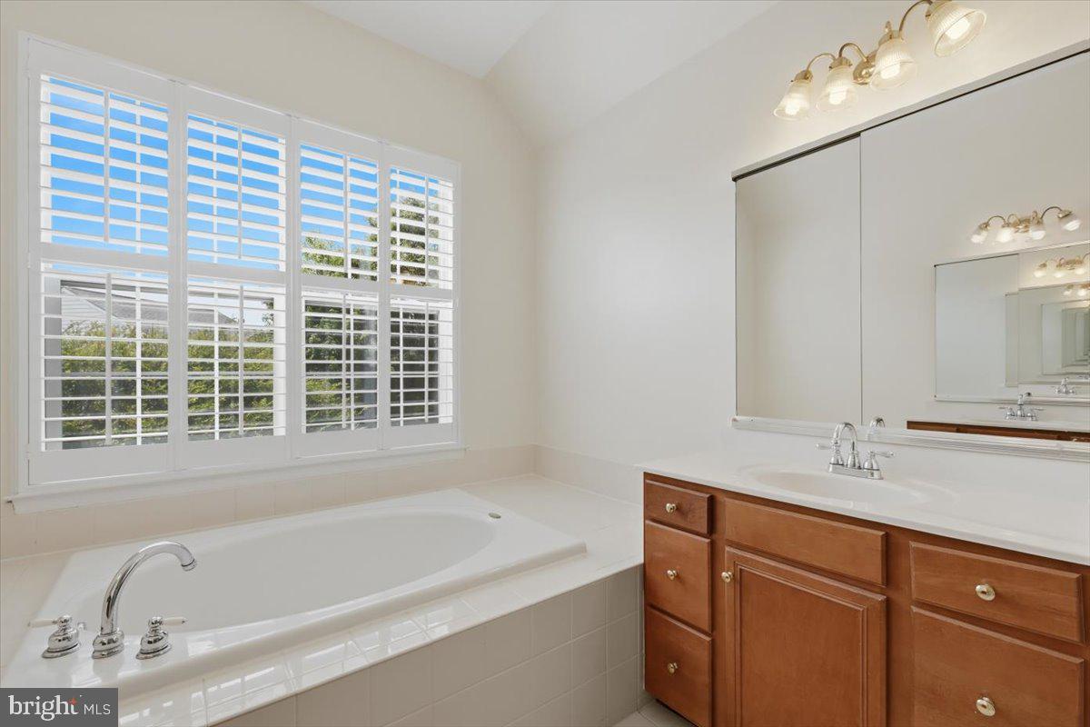20242 Hidden Creek Ct Property Photo 50