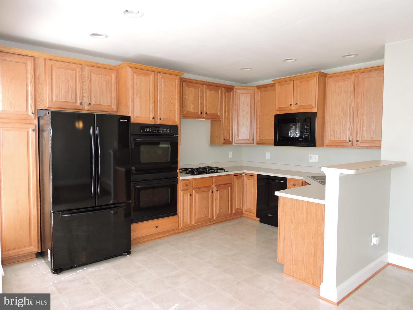 21844 Ladyslipper Sq Property Photo 4