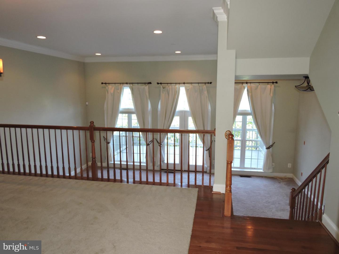 21844 Ladyslipper Sq Property Photo 9