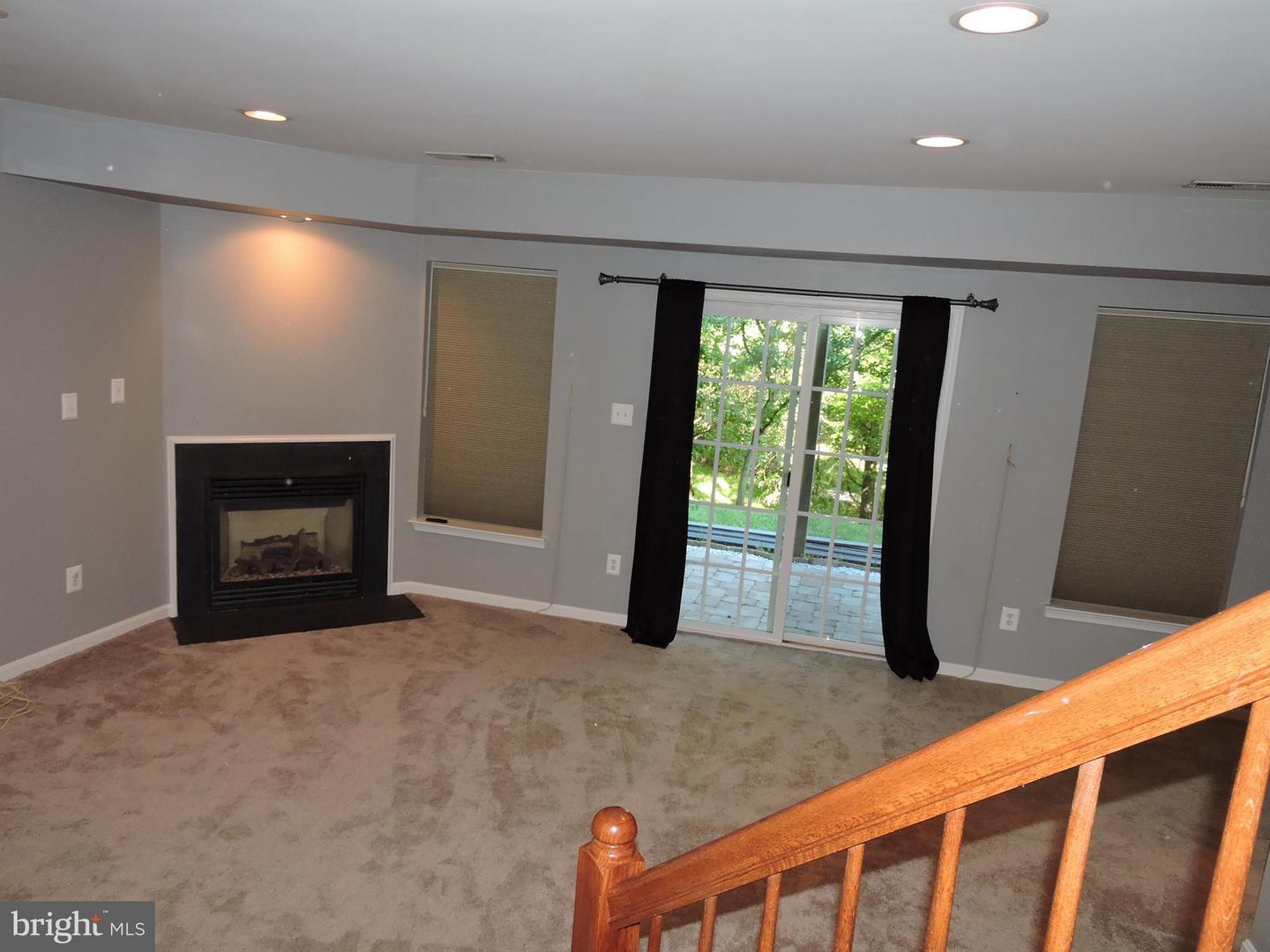 21844 Ladyslipper Sq Property Photo 14