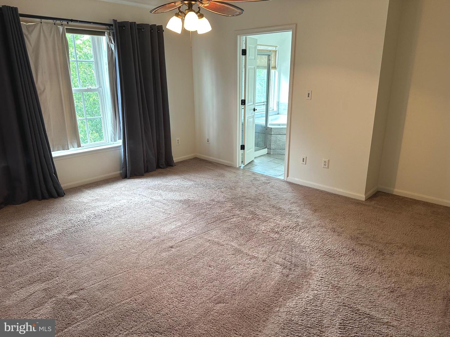 21844 Ladyslipper Sq Property Photo 15
