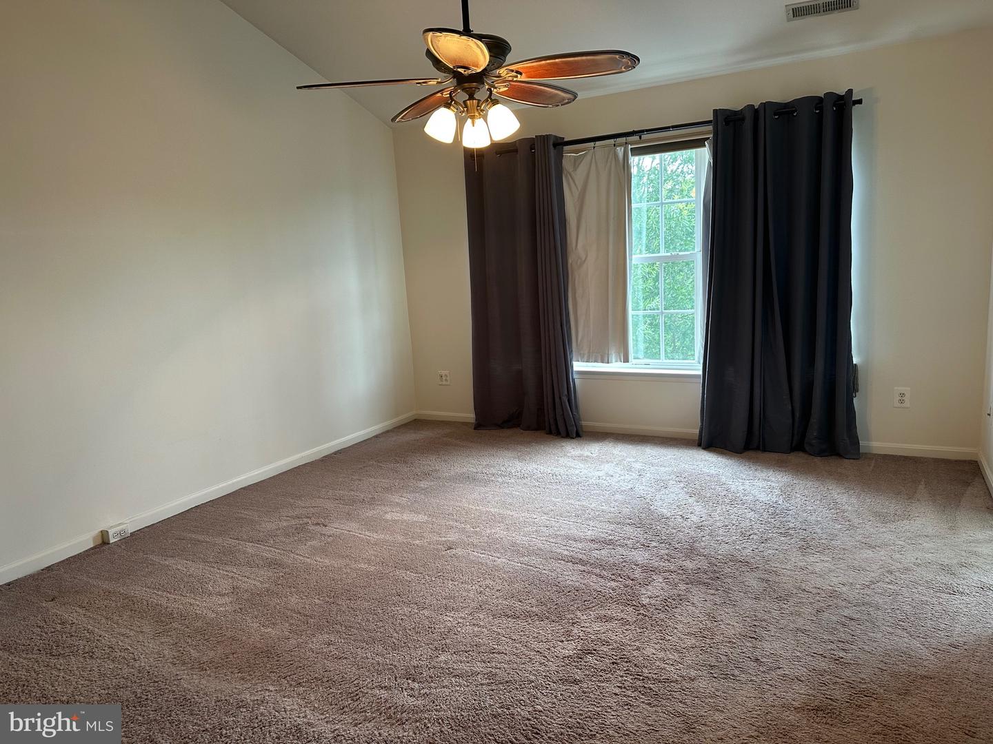21844 Ladyslipper Sq Property Photo 16