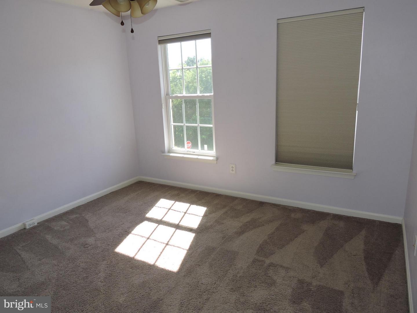 21844 Ladyslipper Sq Property Photo 18