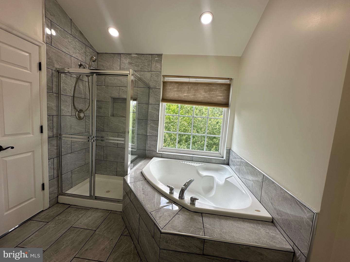 21844 Ladyslipper Sq Property Photo 25