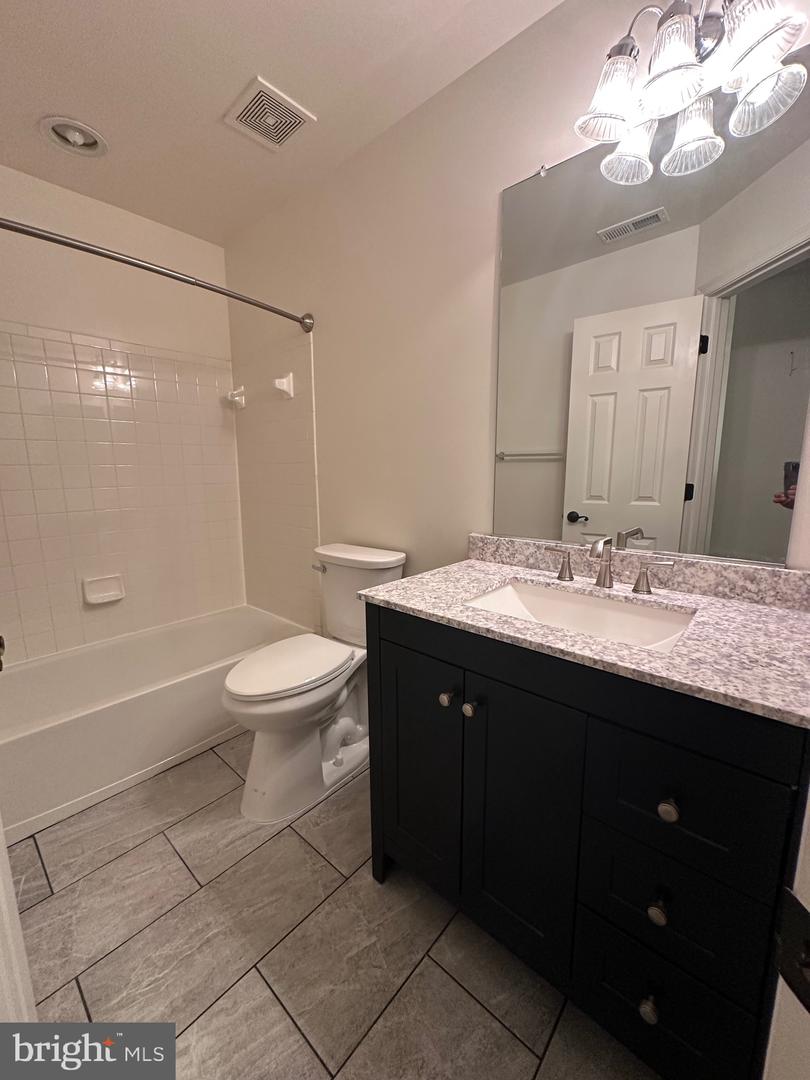 21844 Ladyslipper Sq Property Photo 26
