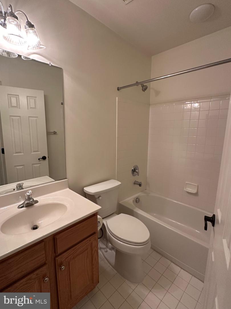 21844 Ladyslipper Sq Property Photo 27