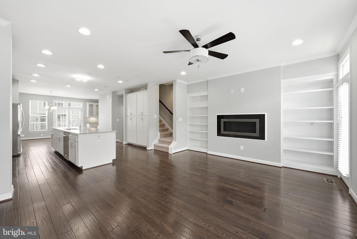 22883 Eileen Sq Property Photo 1