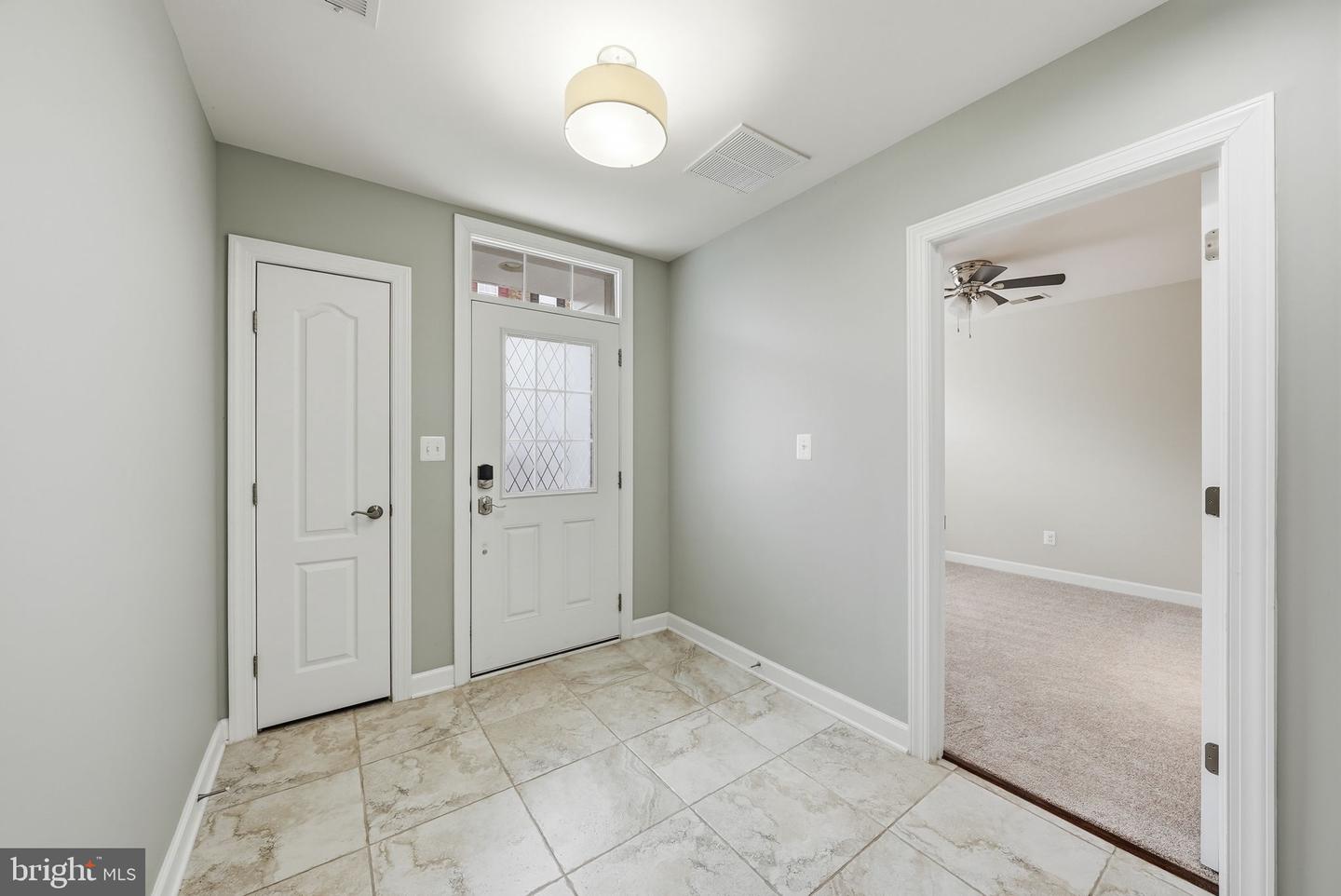 22883 Eileen Sq Property Photo 5