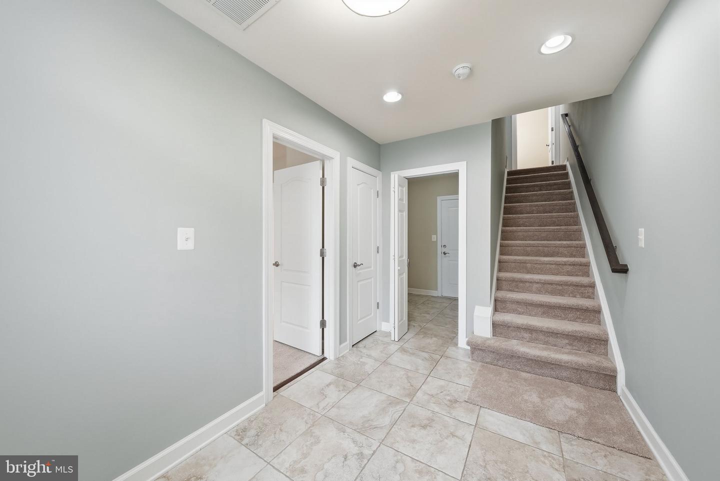 22883 Eileen Sq Property Photo 6