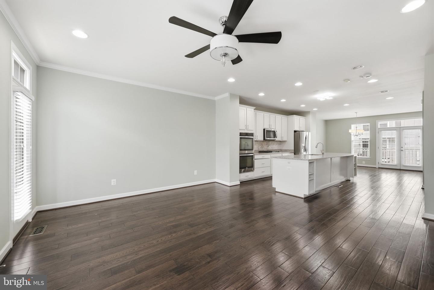 22883 Eileen Sq Property Photo 12