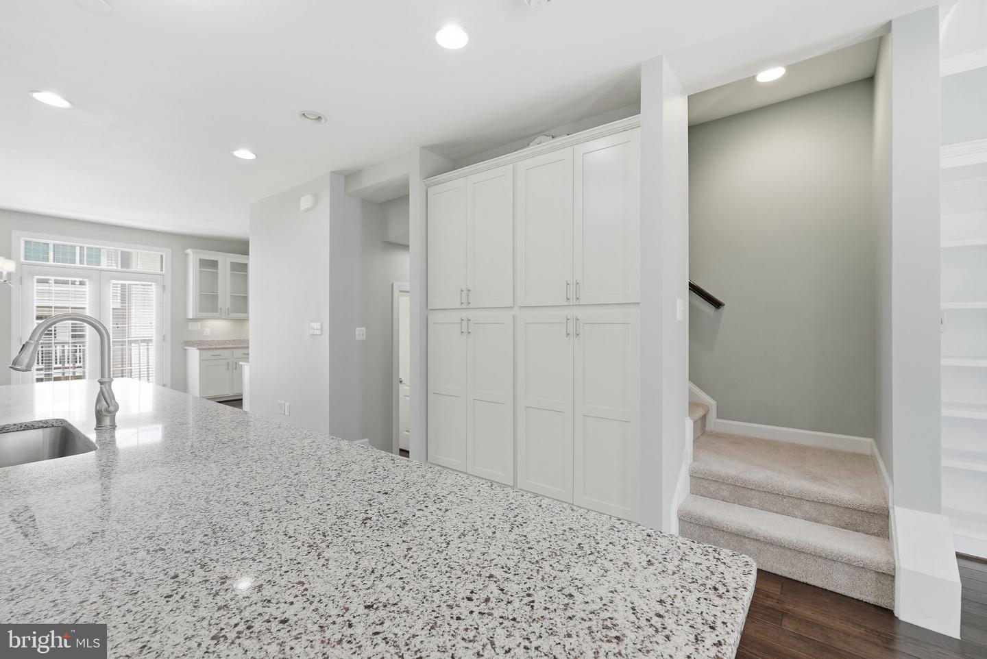 22883 Eileen Sq Property Photo 21
