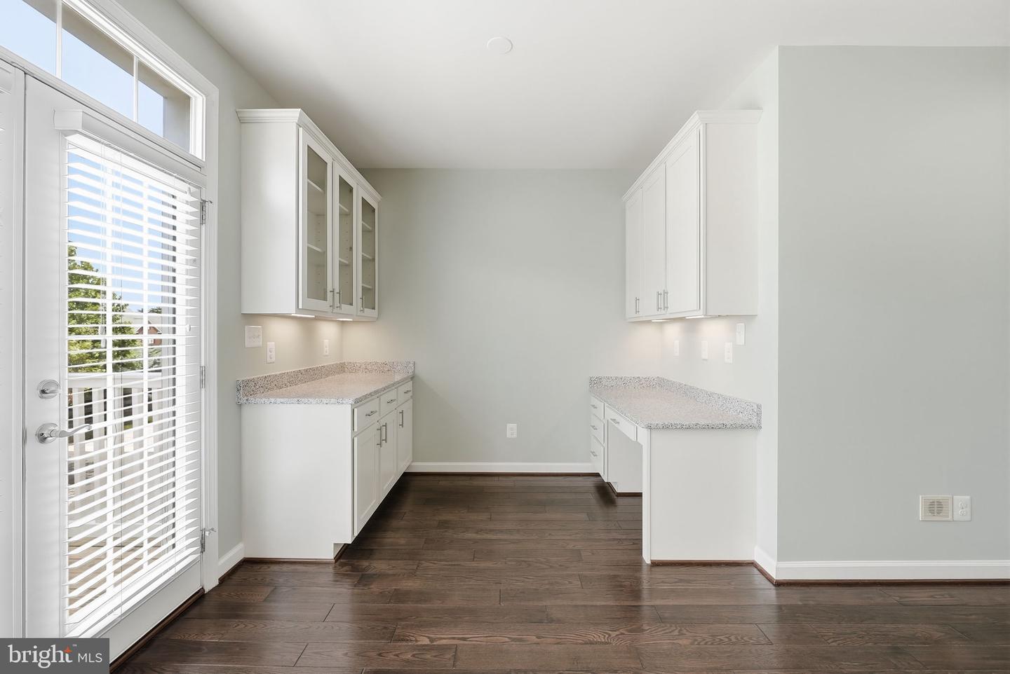 22883 Eileen Sq Property Photo 26