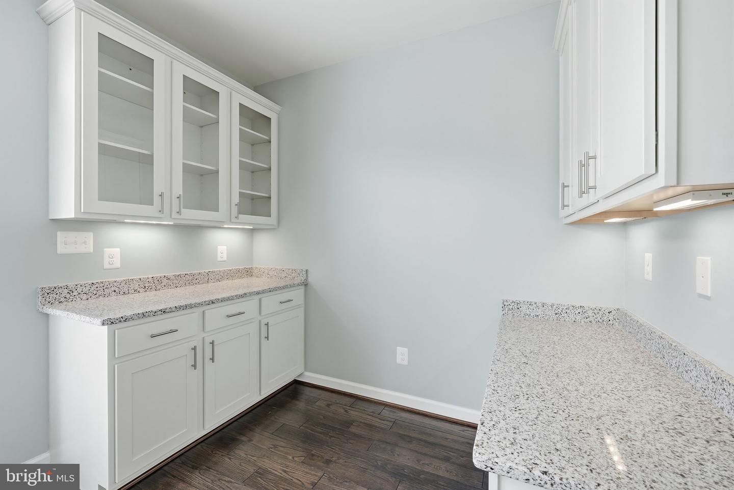 22883 Eileen Sq Property Photo 27
