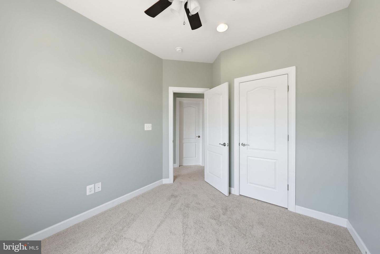 22883 Eileen Sq Property Photo 37