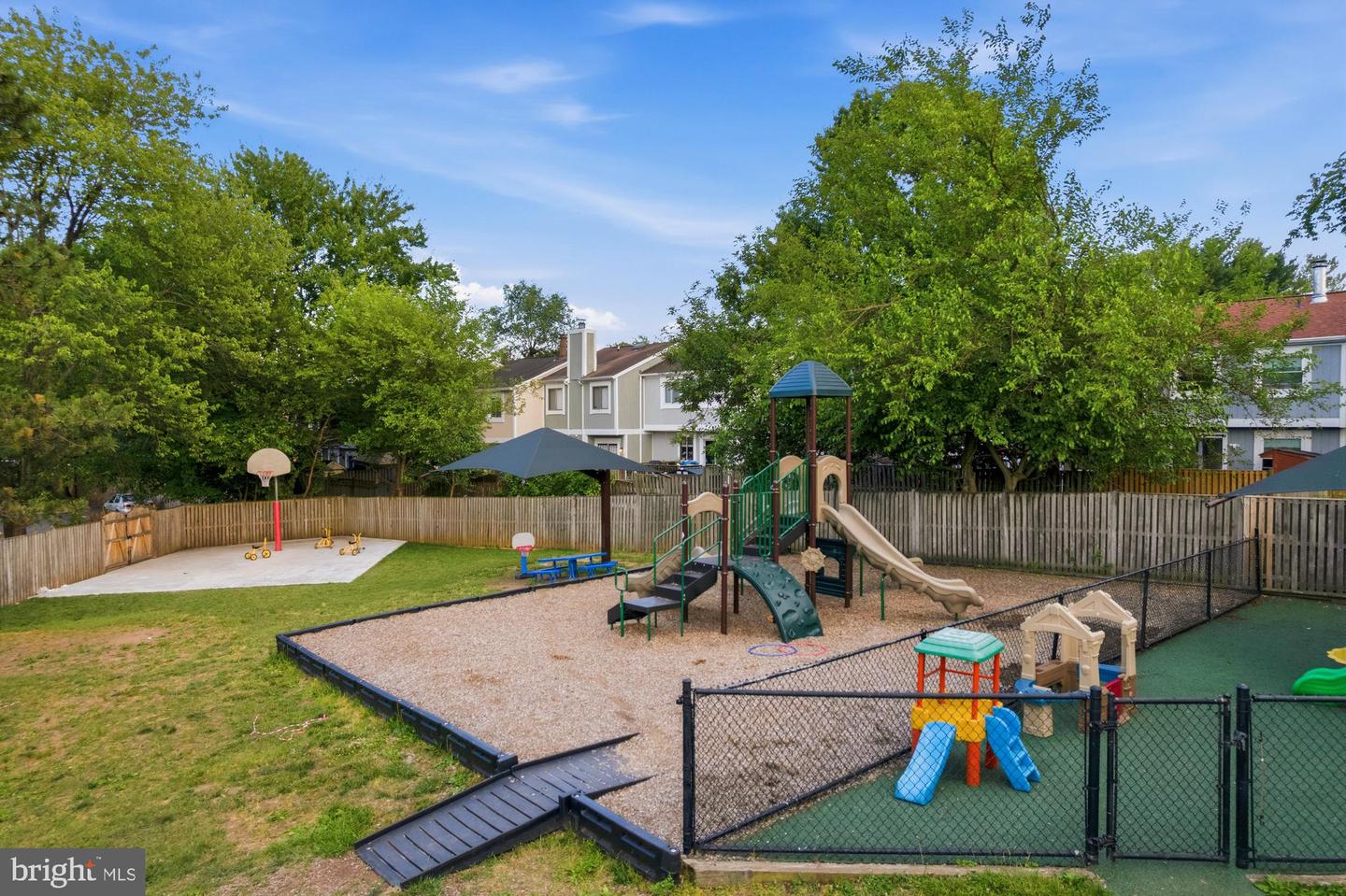 83 Sugarland Run Dr Property Photo 6