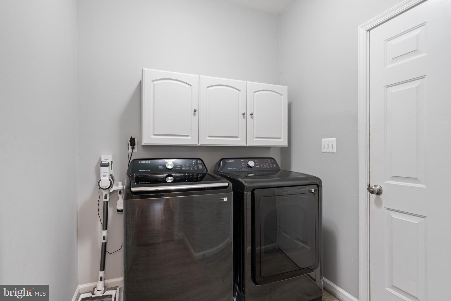 42702 Middle Ridge Pl Property Photo 16