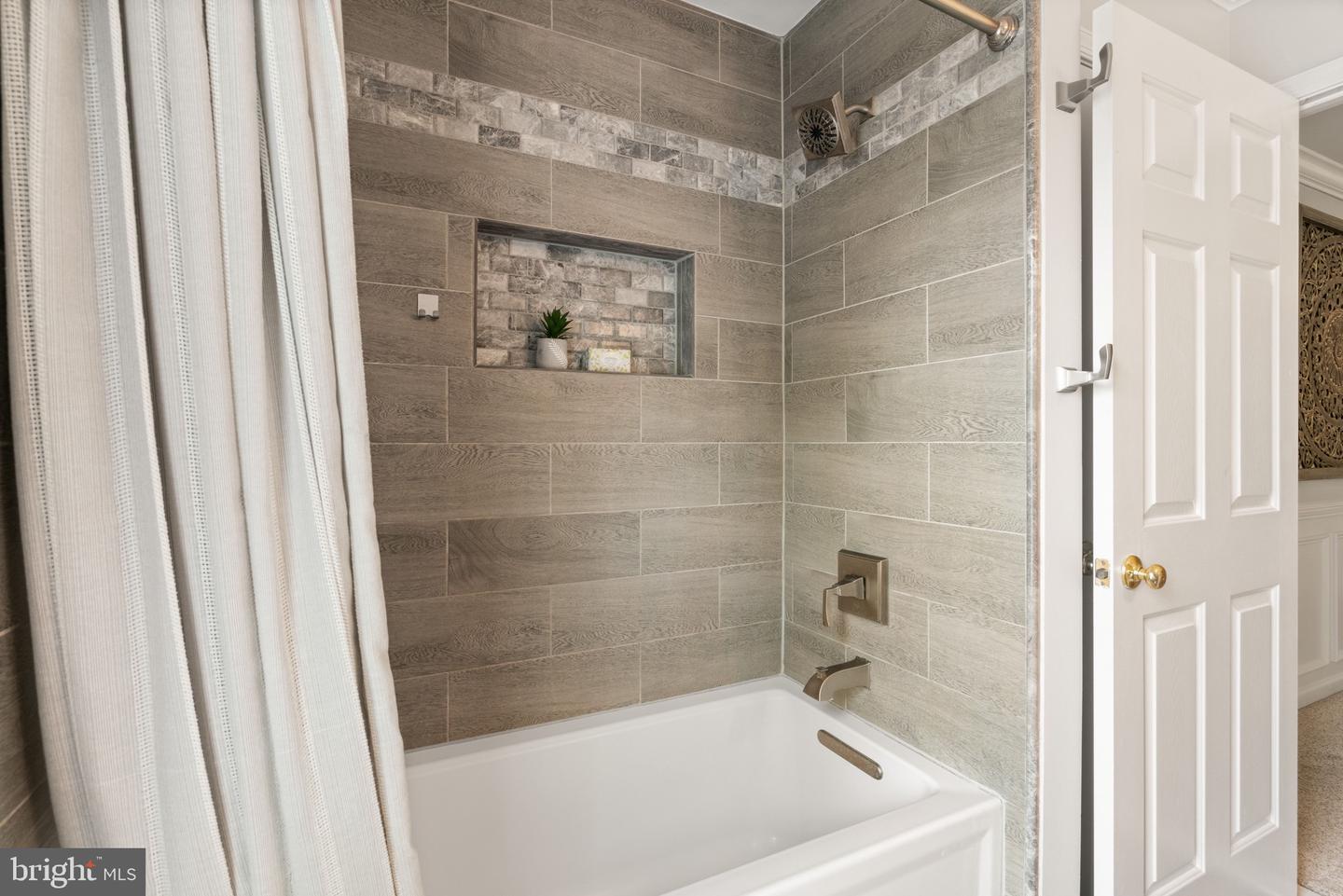 42702 Middle Ridge Pl Property Photo 27