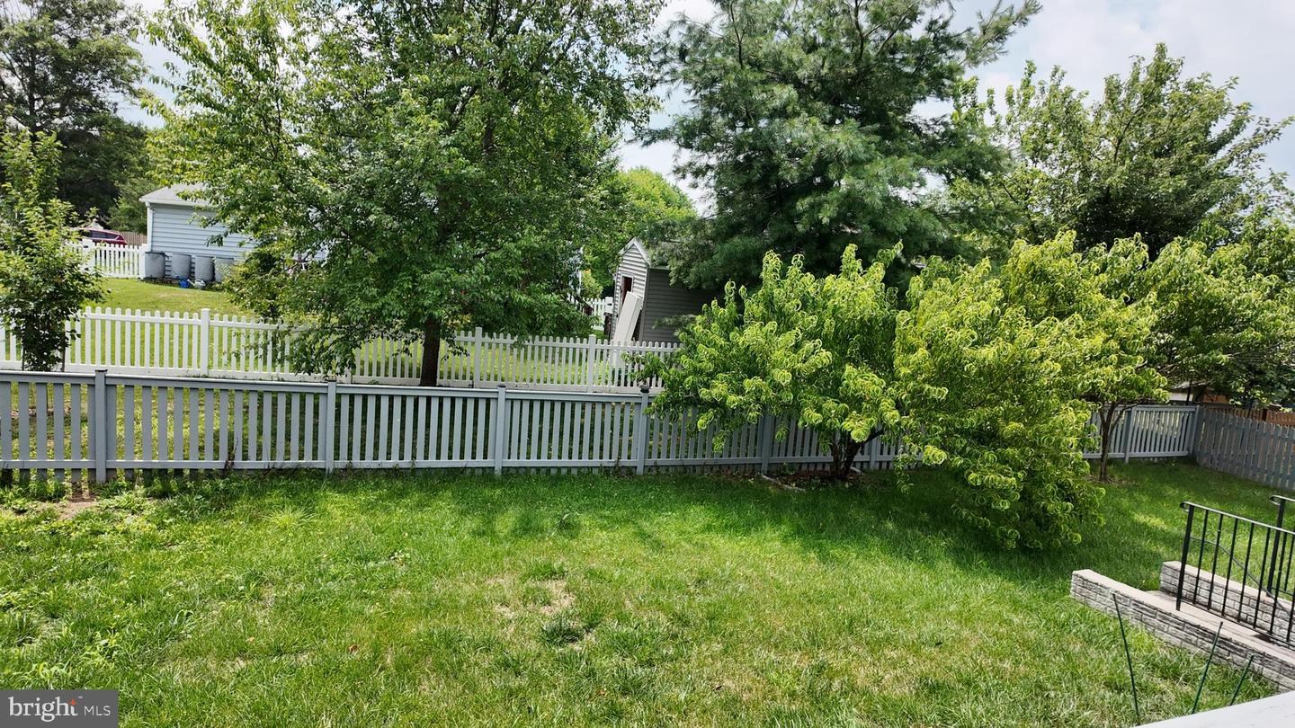 91 Eisentown Dr Property Photo 31