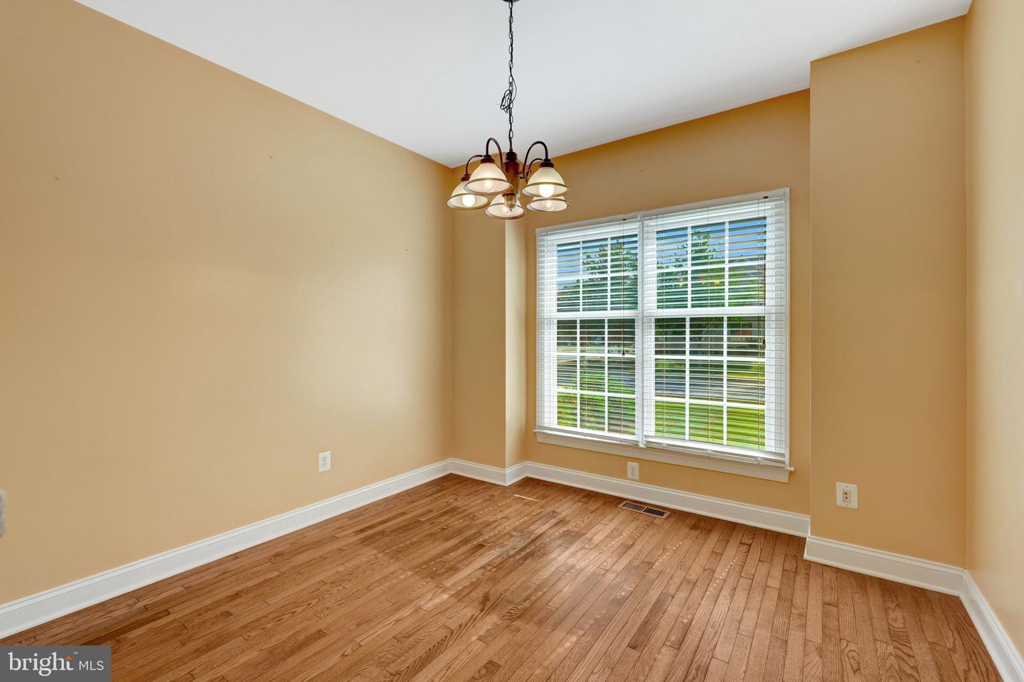 22862 Quante Sq Property Photo 8