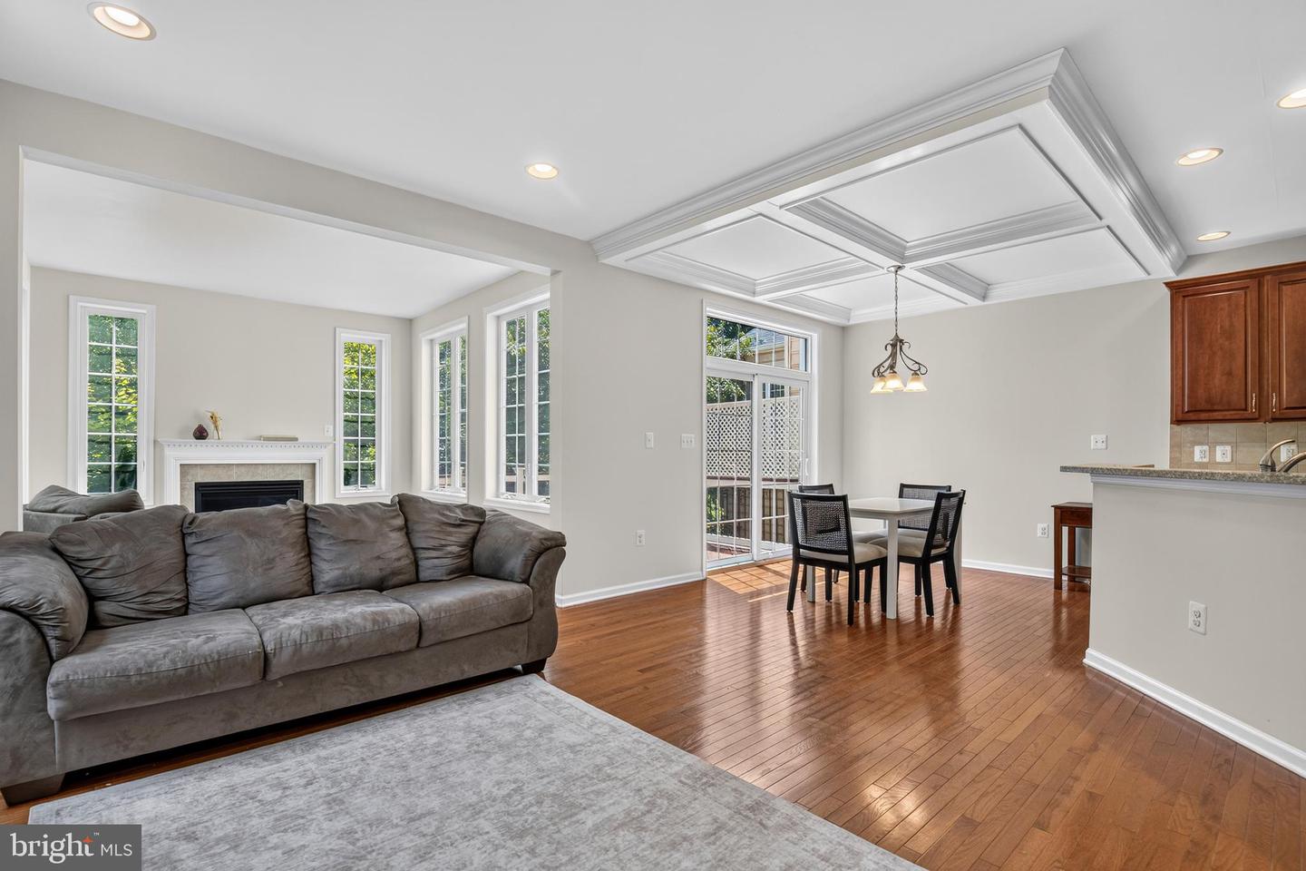 43283 Mitcham Sq Property Photo 16